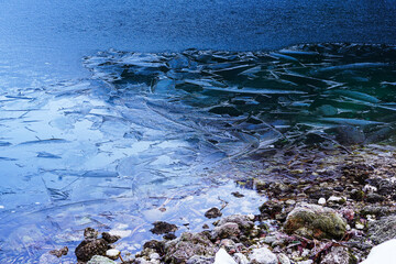 Teich im Winter