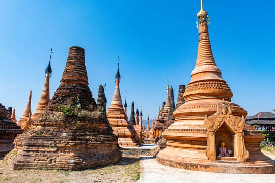Taw Mwe Khaung Pagoda, Samkar, Inle Lake, Shan state