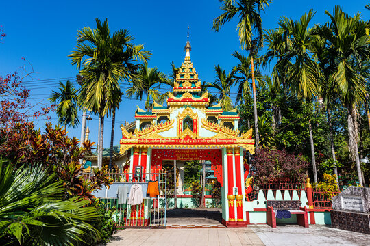 Entrance to the Su Taung Pyi pagoda, Myitkyina, Kachin state