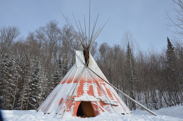 Maison Amérindien tipi