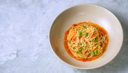 spaghetti with tomato sauce, banner light background