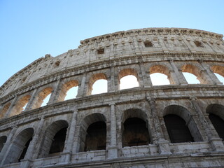 Obraz premium Coliseo en Roma, Italia. Recorrido arquitectónico. Detalles