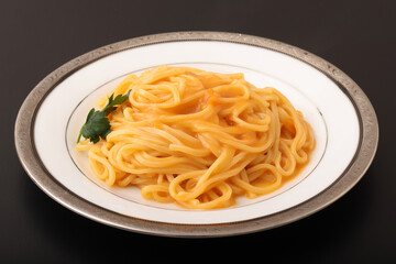 ほぐし蟹と完熟トマトのクリームソースパスタ