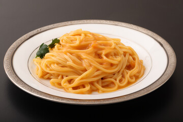 ほぐし蟹と完熟トマトのクリームソースパスタ