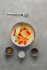 Desayuno con frutas y semillas