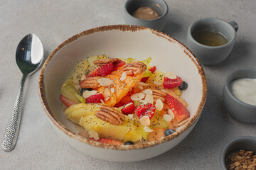 Desayuno con frutas y semillas