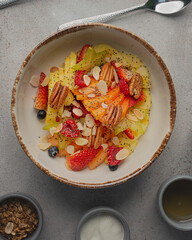 Desayuno con frutas y semillas