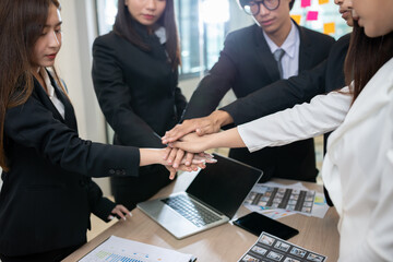 Group of asian young business people Meeting Conference