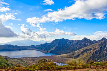 Fototapeta na wymiar lake in the mountains Ecuador Mojanda cajas 