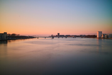 Fototapeta na wymiar sunset by the water in danish city