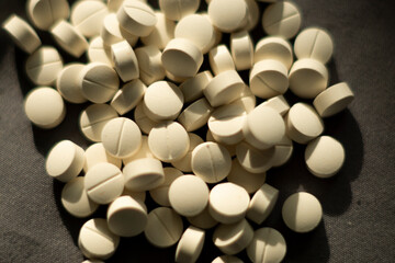 white selenium supplement nutrition pills 