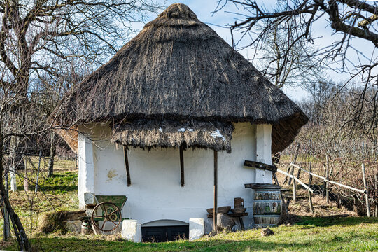 Thatched roof, of a wine press house in Heiligenbrunn in Burgenland. This Wine Cellar Alley is one of the most beautiful Kellergasse in Burgenland and Austria. 13.02.2021
