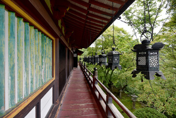 Fototapeta na wymiar 談山神社　拝殿の釣り灯籠　奈良県桜井市