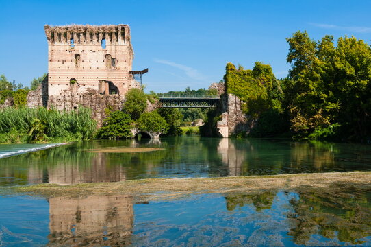 Bridge of Visconti Family dating from 1393, Valeggio sul Mincio, River Mincio, Verona province, Veneto