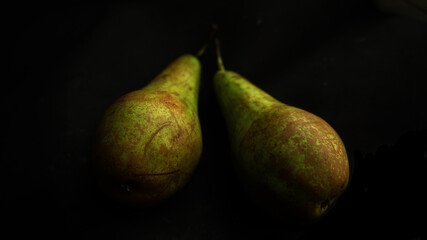 pear on black