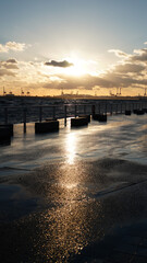 Obraz premium sunset in the harbor