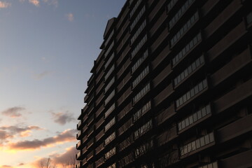 Fototapeta premium マンションと日暮れ