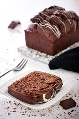 Ein Stück Schokokuchen