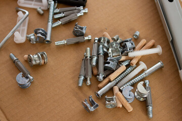 Set of crews and furniture parts for furniture assembly