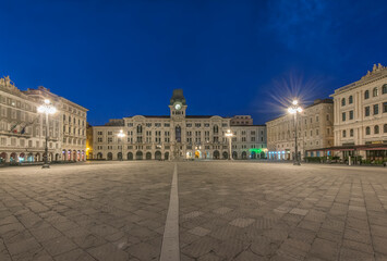 Fototapeta na wymiar Italy, Trieste, Piazza Unita d'Italia at dawn
