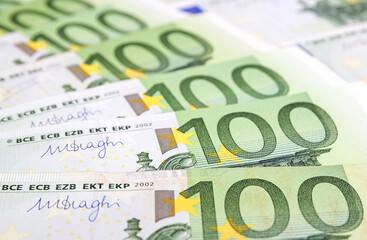 100 euro banknotes.