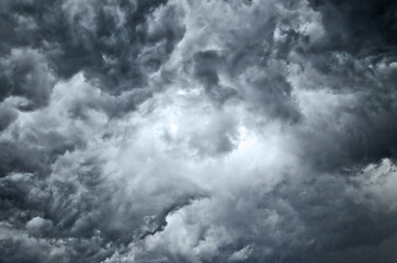 Obraz premium heavy gale black stormy clouds