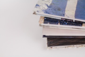 Obraz premium books are in a pile on top of each other on a white background