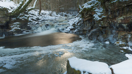 Lodowy wodospadzik © Jaroslaw