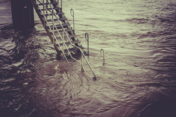 Treppe in den Abgrund