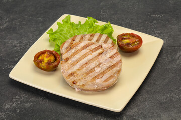 Grilled tuna steak with kumato