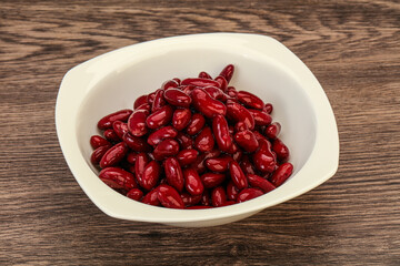 Red baked kidney in the bowl
