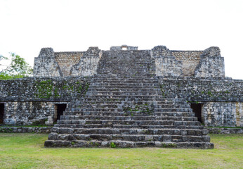 ancient mayan ruins