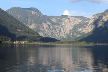 Hallstatt See mit Spiegelung Bergpanorama