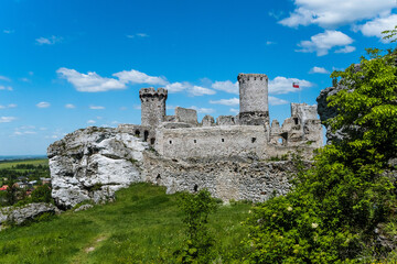 zamek ogrodzieniec, turystyka, rowery © Tomasz