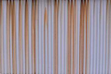 オレンジ色と灰色のシャッター