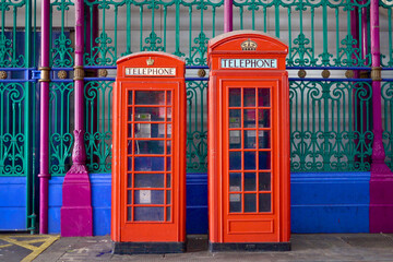 Obraz premium city red telephone box