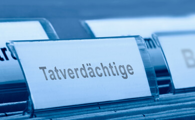 Tatverdächtige - Symbolfoto mit Aktenordner