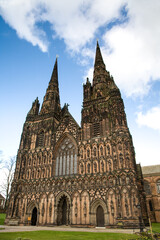 Fototapeta premium front facade of Lichfield Cathedral, Lichfield, Staffordshire, U