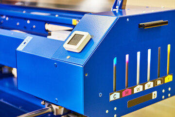 Ink level indicators for color industrial printer
