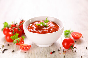 tomato sauce and herbs