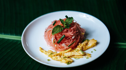 Thai spaghetti with egg