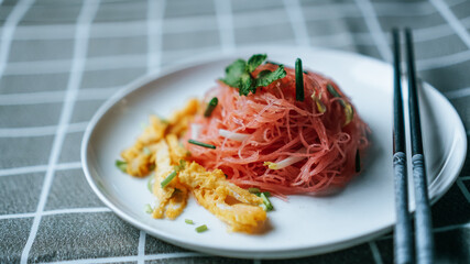 Thai spaghetti with egg
