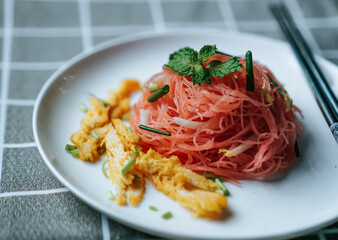 Thai spaghetti with egg