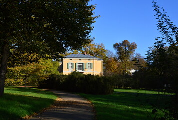 Villa im Herbst im Stadtteil Nauener Vorstadt, Potsdam, Brandenburg