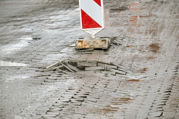 Frostschäden an einer Strasse
