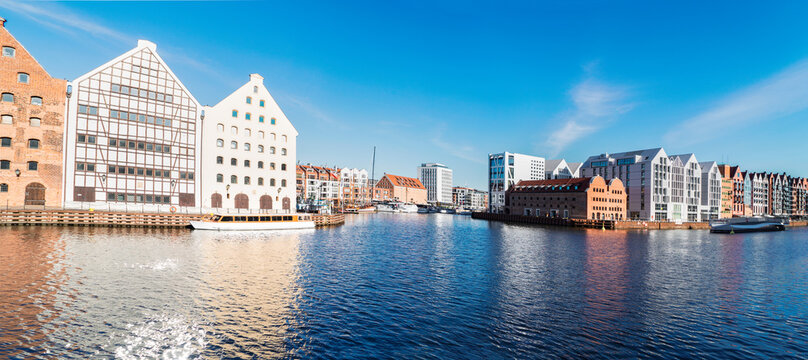 Old town waterfront over Motlawa, Gdansk