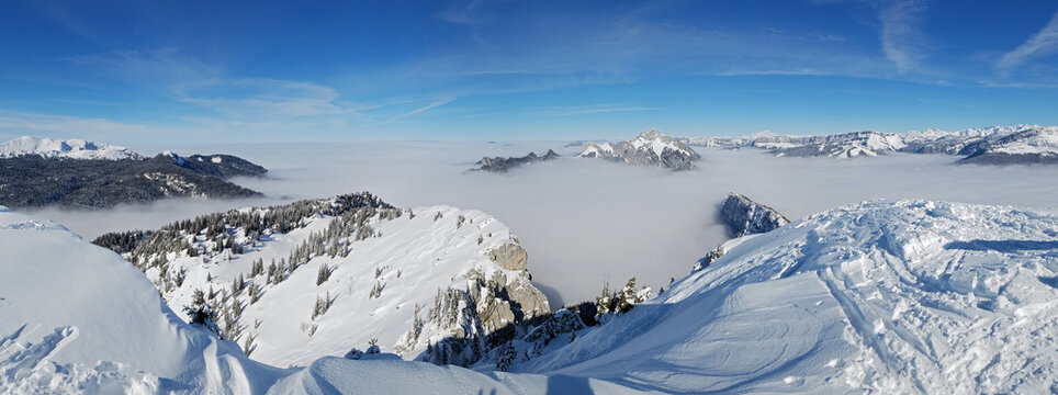 Panoramique depuis le Charmant Som en hiver sur les Alpes , Isère , France