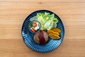 手作りハンバーグ