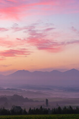 北海道　上富良野町　朝の景色