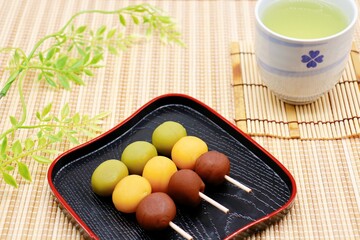 坊っちゃん団子（ぼっちゃんだんご）　愛媛県松山市の銘菓